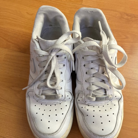 Nike White Athletic Shoes - Picture 2 of 6